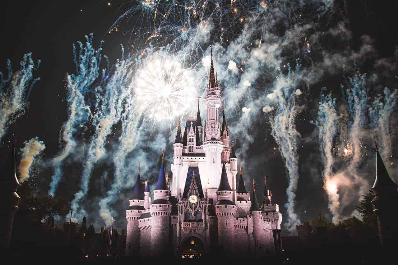 disney-land-2584304_1280